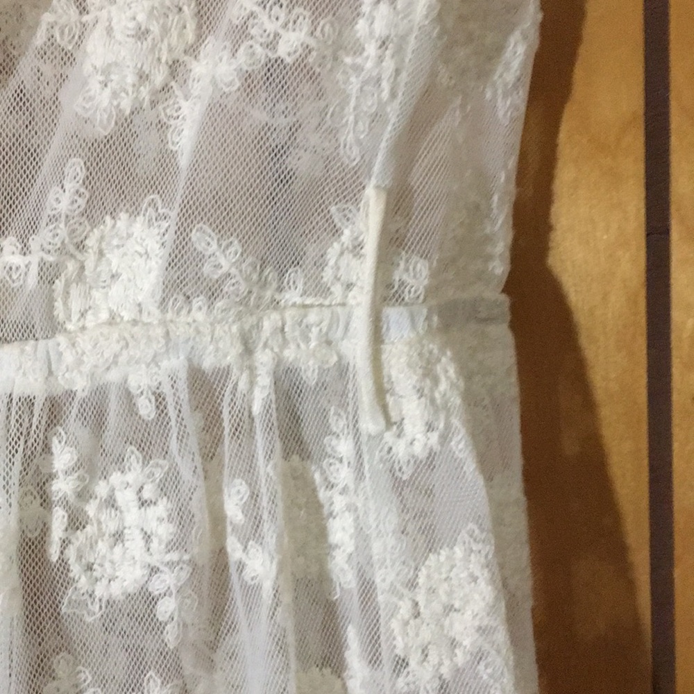 Lace Dress - Picture 5 of 5